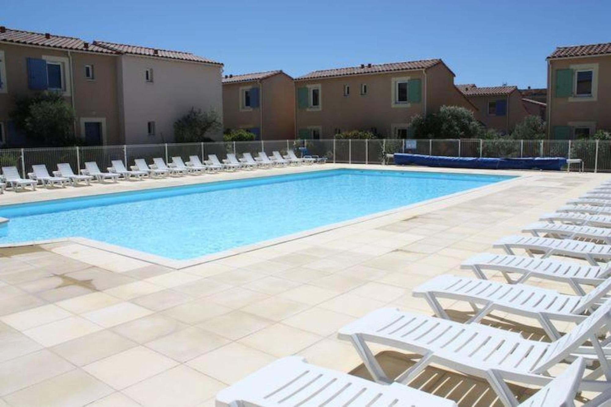 Villa Pleasant Gite, With Collective Heated Swimming Pool, In The Heart Of The Alpilles In Mouries, 4/6 People. Exterior foto